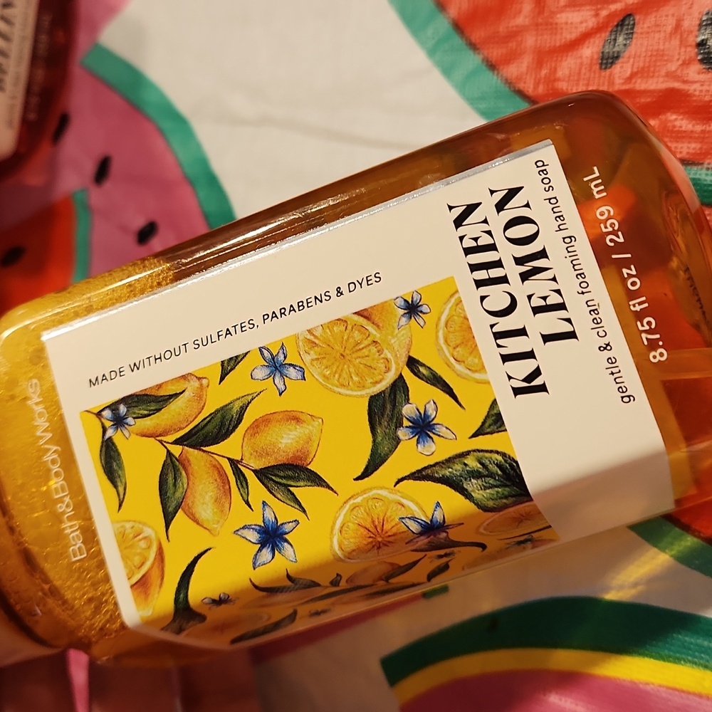 NWT Bath & Body Works KITCHEn Lemon - Picture 2 of 3